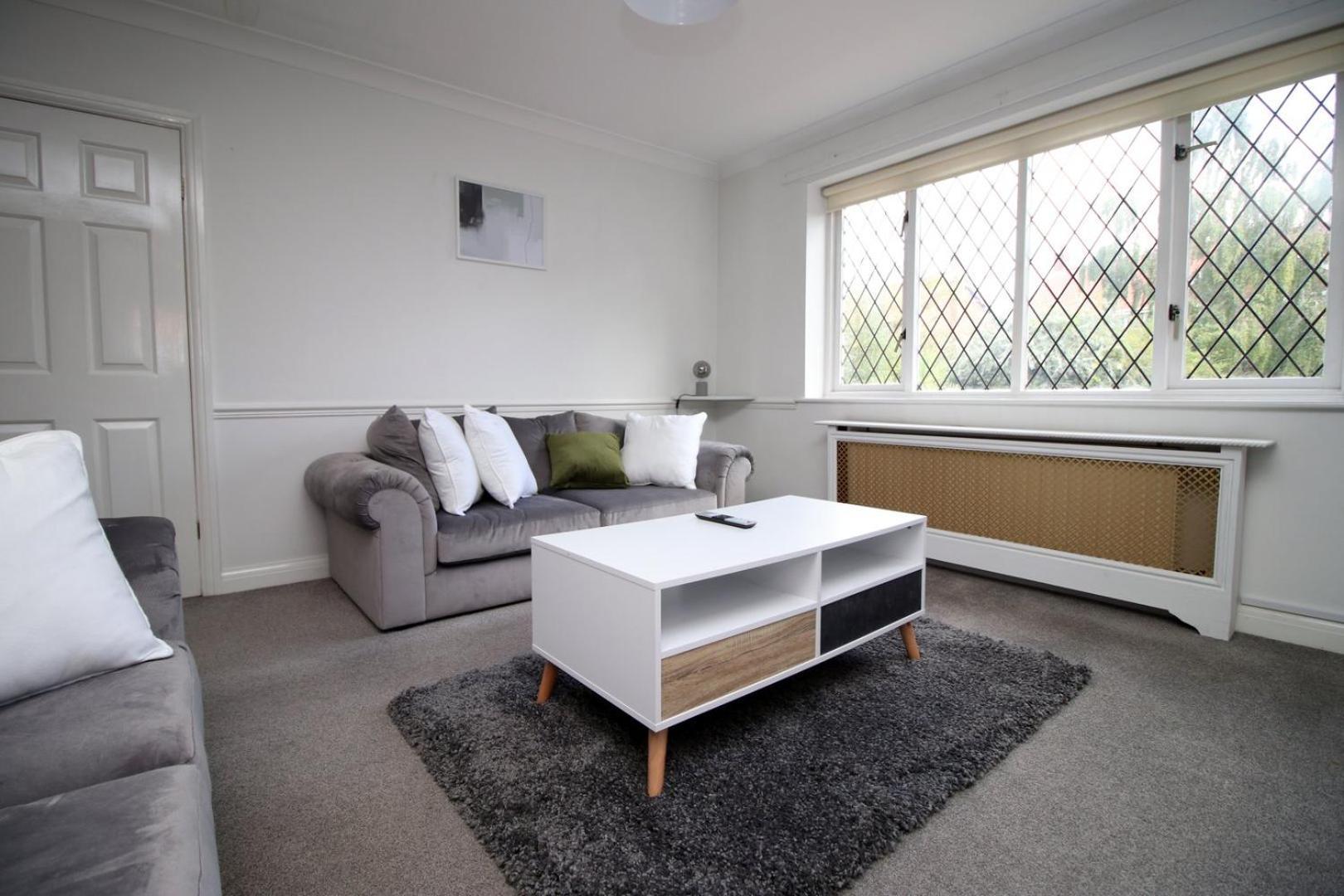 Chartwell Grove Guest house *